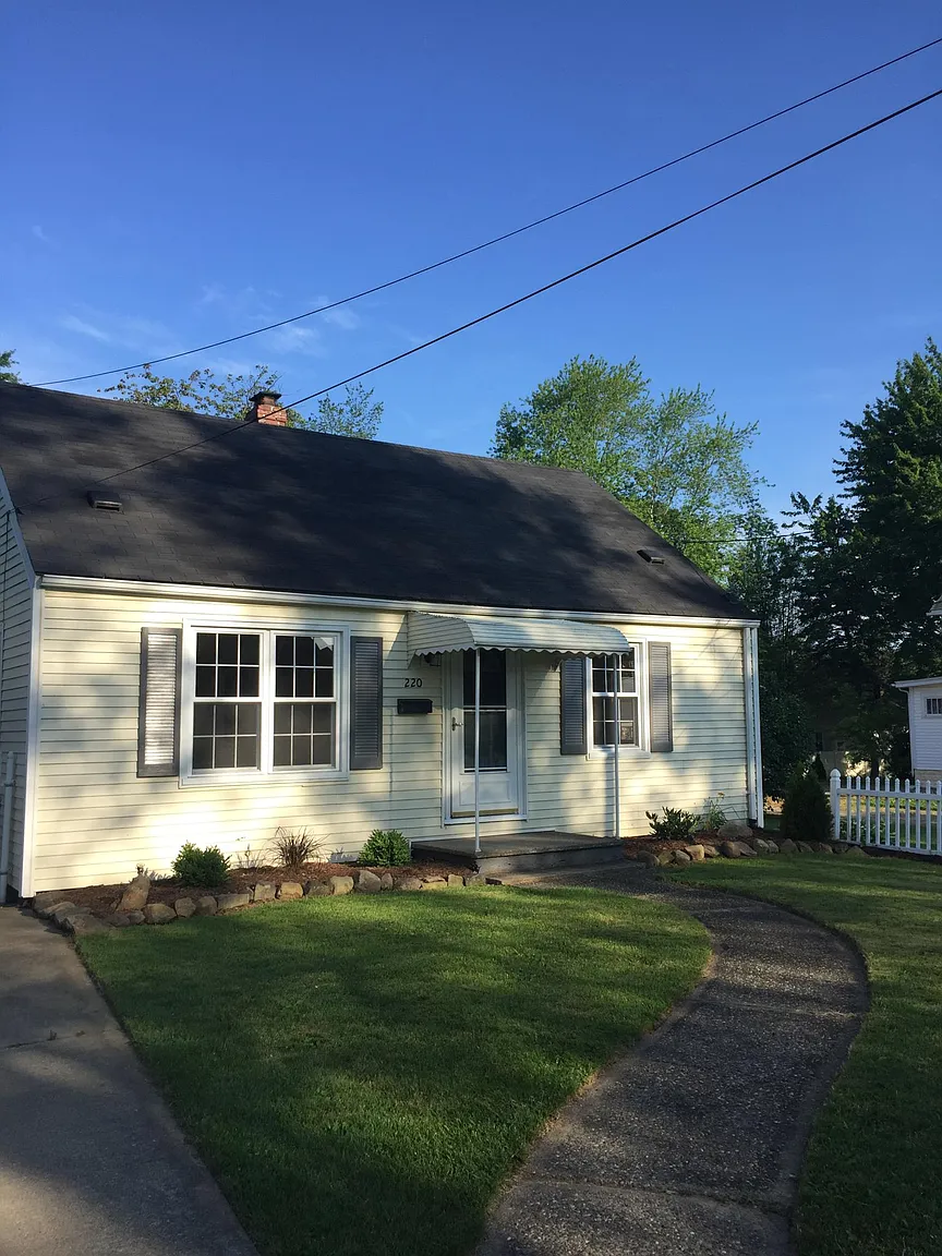 220 Zeta St photo 1