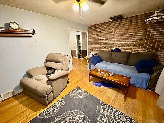 4th image of 1904 Hazel Ave