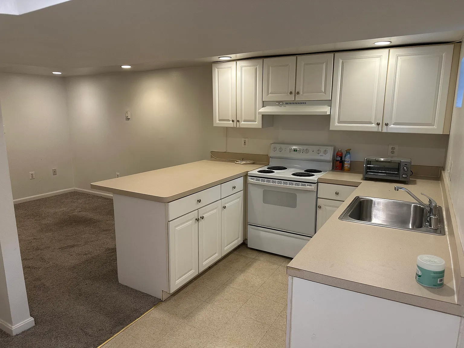 Studio, 600 sqft, $2,000 — Photo 4