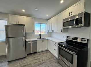 781 Main St E #6, Hamilton, ON L8M 1L3