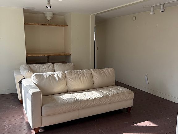 3rd image of 342 N Plain Rd #3