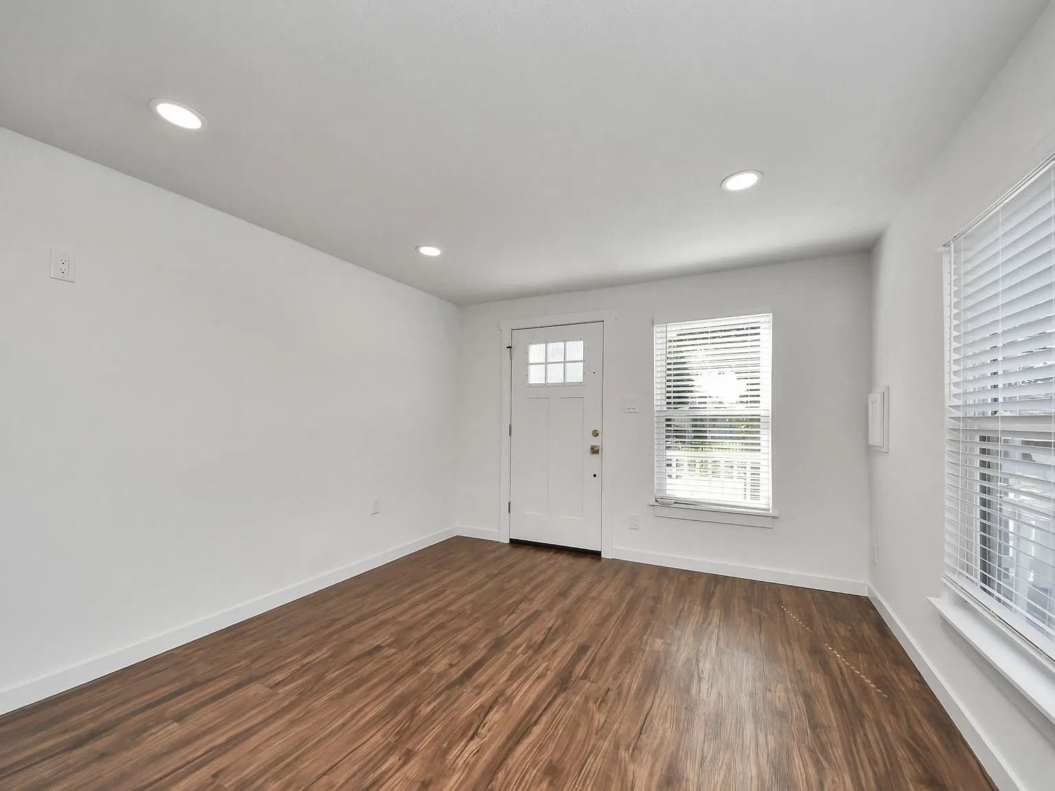 3 bed, 2.0 bath, 1500 sqft, $2,800 — Photo 3