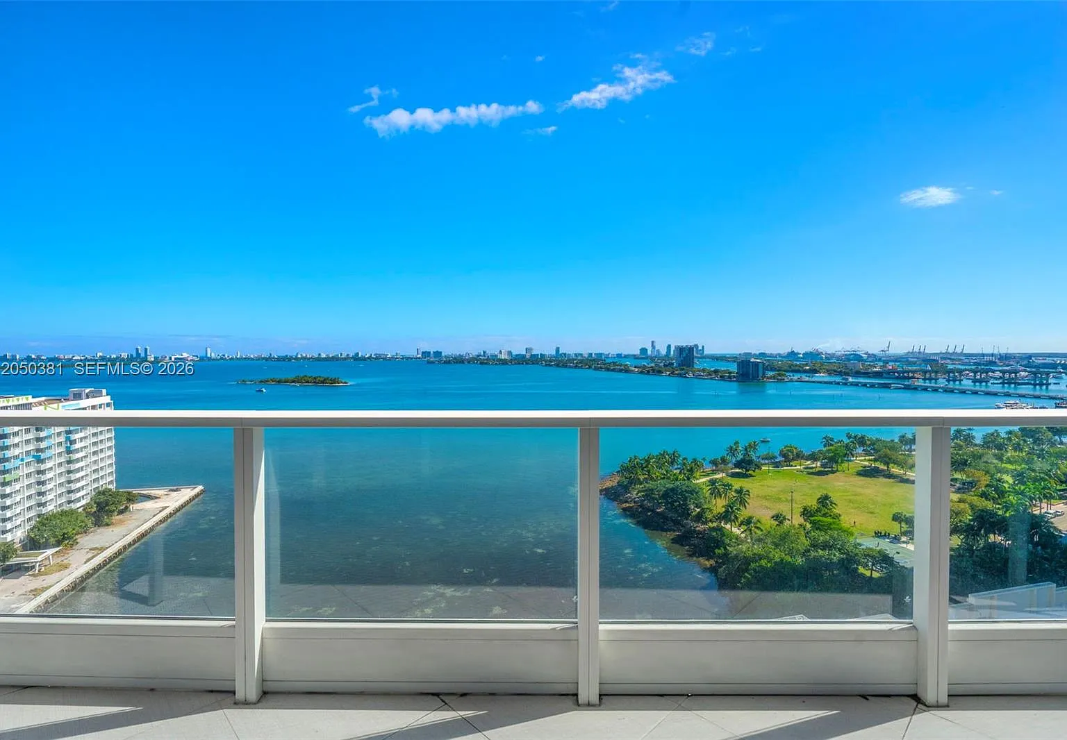 Paramount Bay Condo — Photo 4