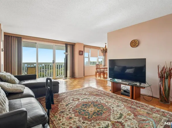 555 North Avenue #10-G, Fort Lee, NJ 07024