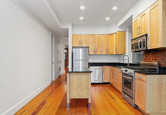 4th image of 13 E 30th St APT 5