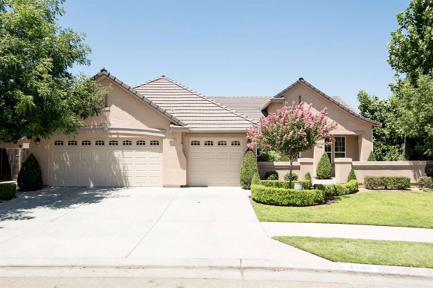 3289 Rialto Ave photo 1