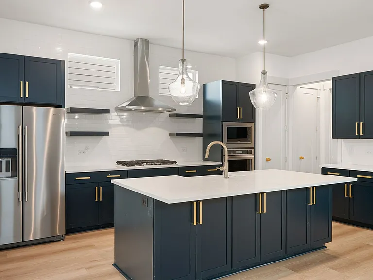 1008 Grant St — Photo 1
