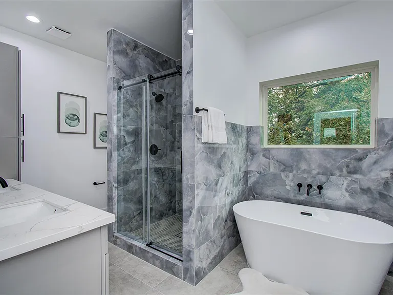 5024 Winnetka St #C — Photo 8