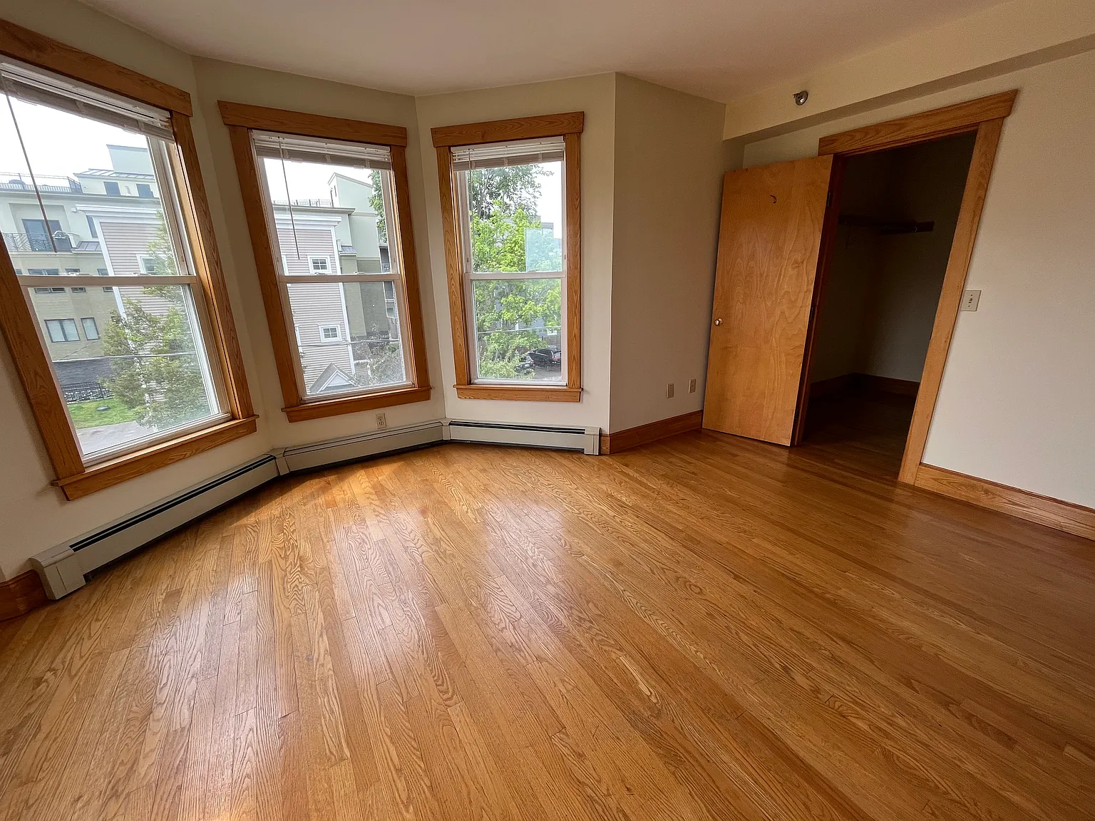 3 bed, 1500 sqft, $2,800 — Photo 2