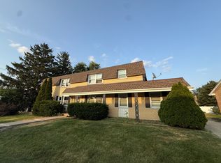 7501 Country Ln #L2, Darien, IL 60561