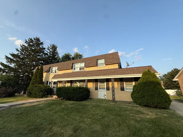 7501 Country Ln #L2, Darien, IL 60561