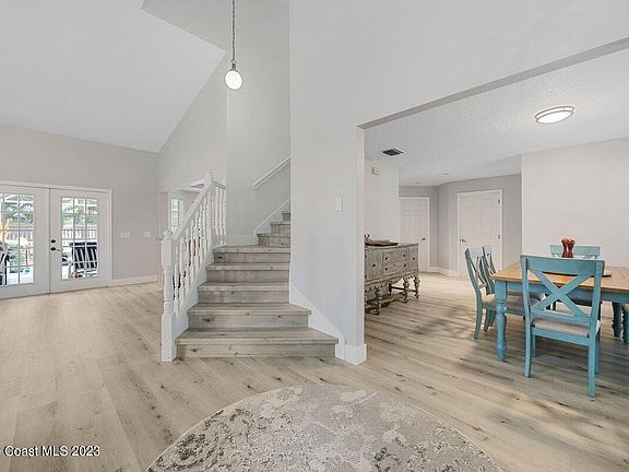 3rd image of 2643 Lowell Cir