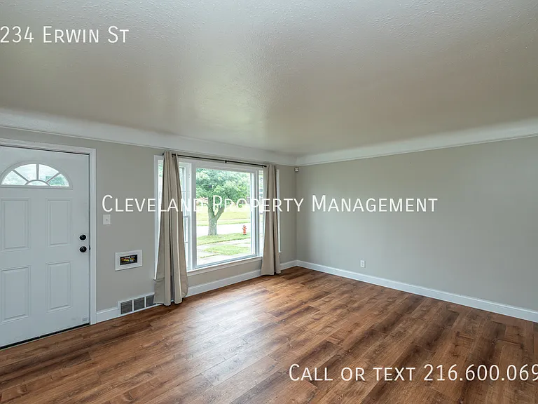 5234 Erwin St — Photo 5