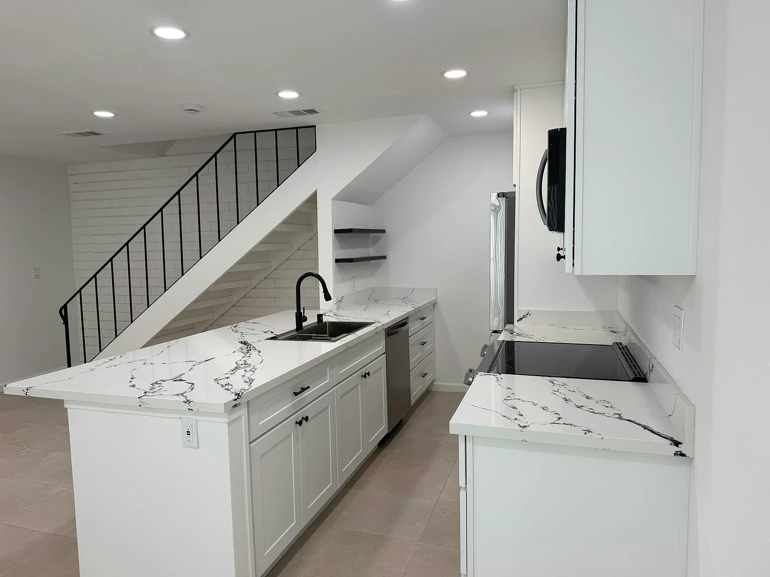 5544 Keoncrest Cir, Unit SQ1-3 — Photo 4