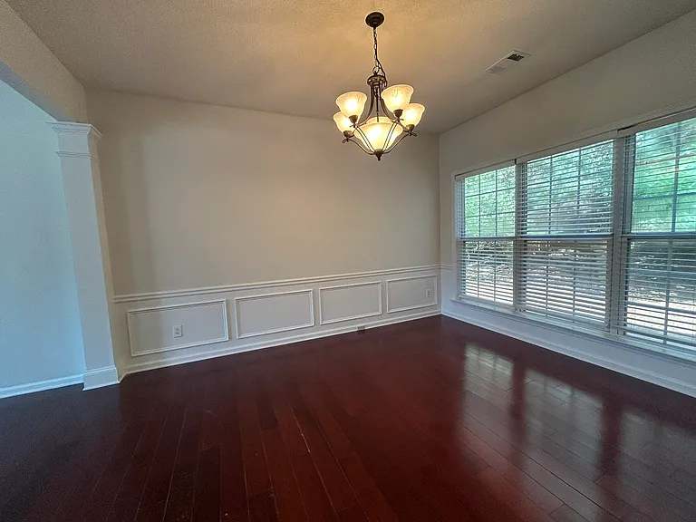 180 Sessingham Ln — Photo 7