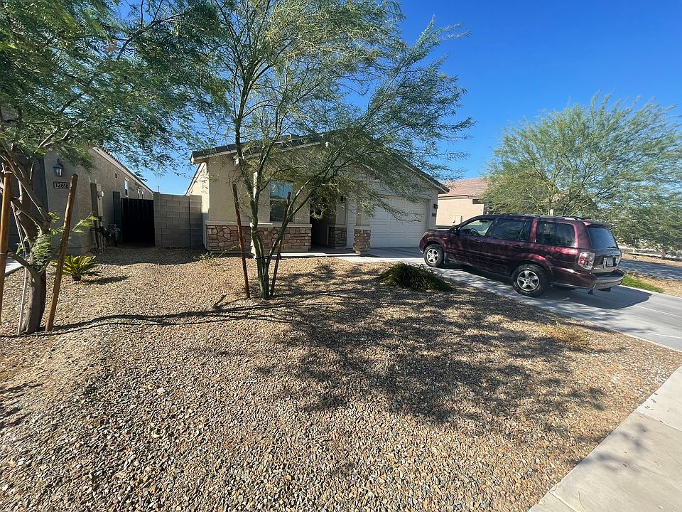 Low maintenance front yard