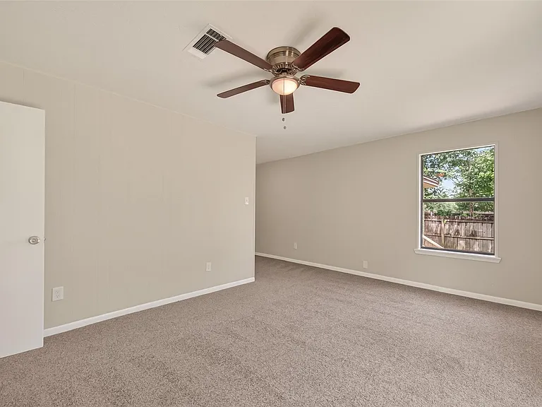 2303 N Cleveland St — Photo 29