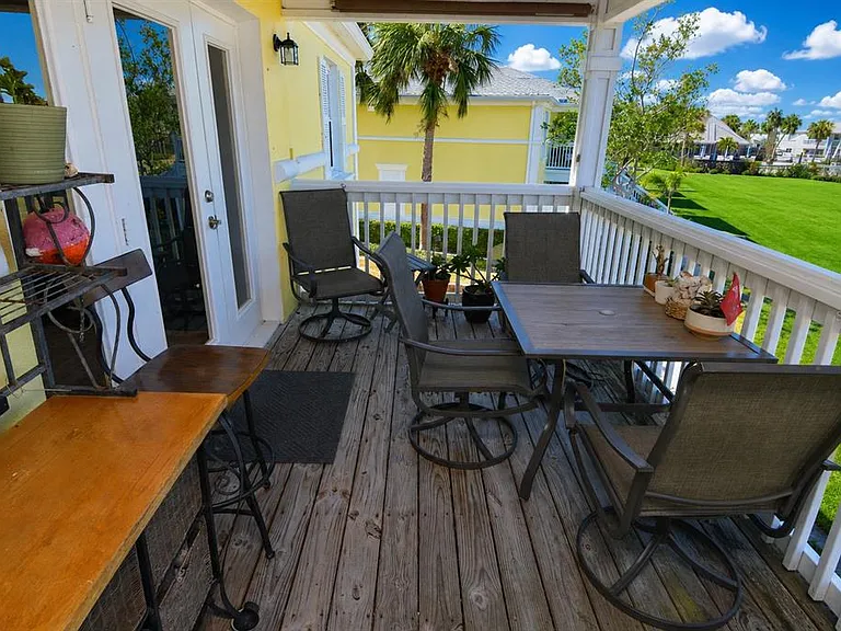 121 Seahorse Dr SE #C — Photo 51