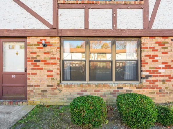 93 Bailey Court #93, Middle Island, NY 11953