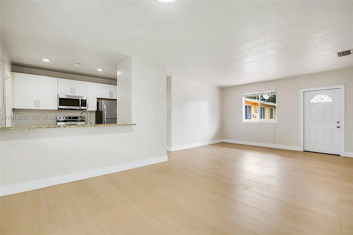 Building Photo - 532 SW 79th Ave #532