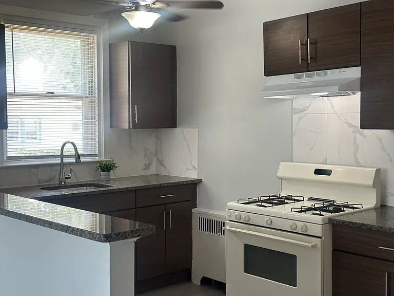 4221 Devereaux St #1 — Photo 2