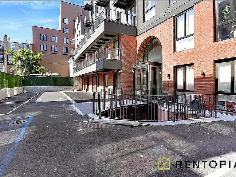 426 Tompkins Ave #3F — Photo 16