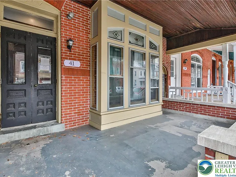 41 N 11th St #B — Photo 3
