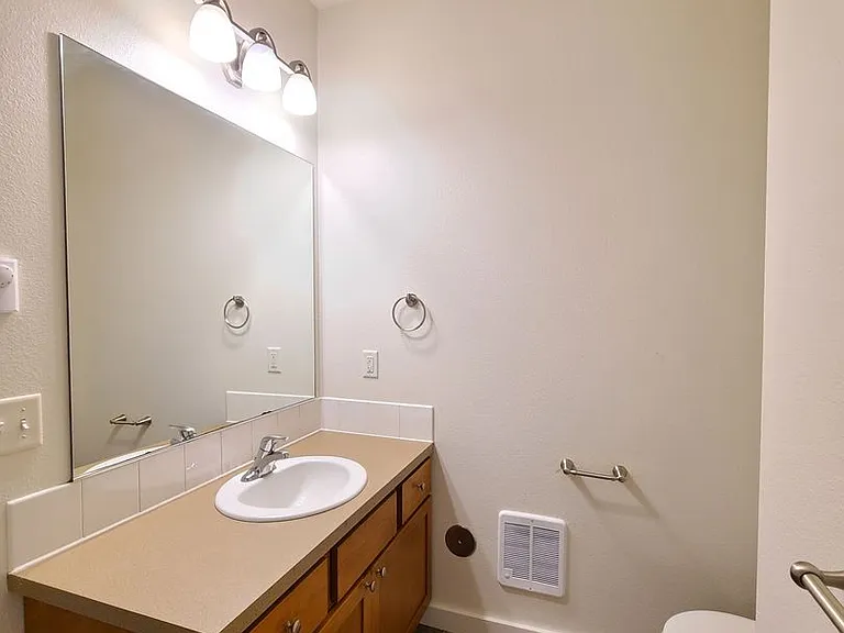 6022 N Wiscomb St — Photo 6