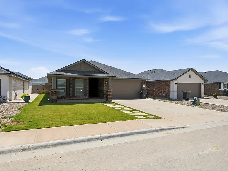 6822 Lonesome Dove Ln — Photo 2