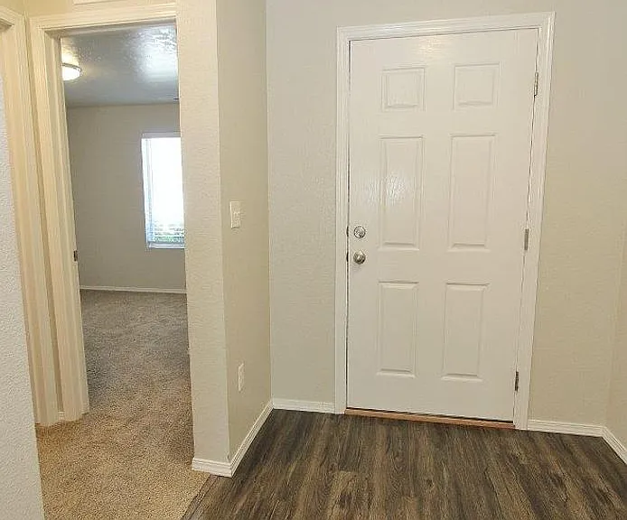 1642 N Pewter Ave — Photo 2