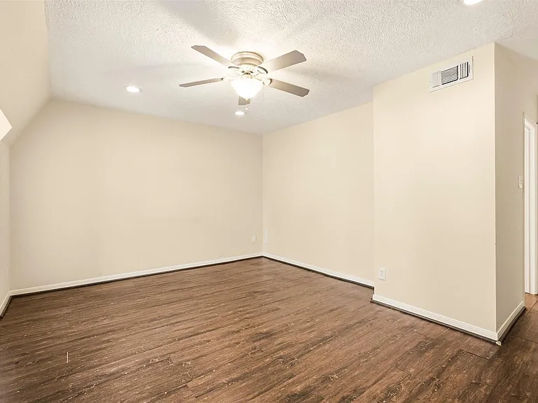 496 N Post Oak Ln #496 — Photo 25