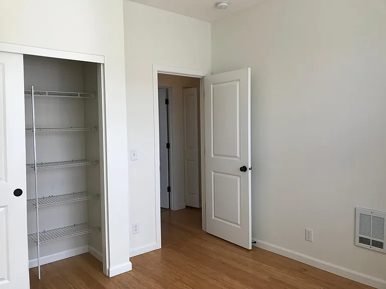 925 NE 22nd Ave #1 — Photo 9