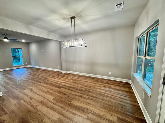 3rd image of 132 Lake Forest Dr