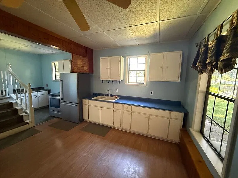 4 bed, 3.0 bath, $1,900 — Photo 3