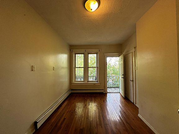 3rd image of 20 Morton St #29E