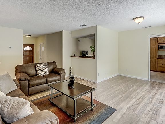 5th image of 2943 Seine Ave