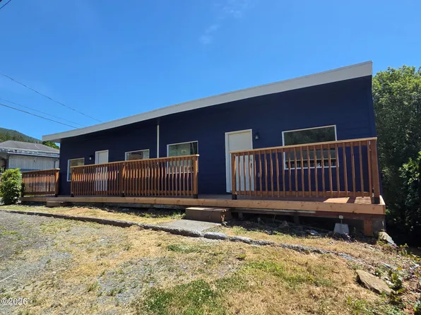 306 8th St #306/308, Garibaldi, OR 97118
