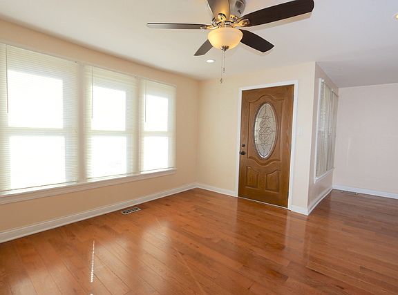 4th image of 3710 W Le Moyne St
