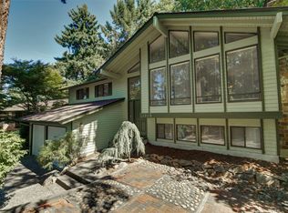 12116 SE 46th Pl, Bellevue, WA 98006