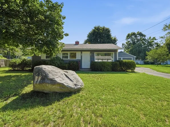 28 Westwood Ter, Northampton, MA 01062