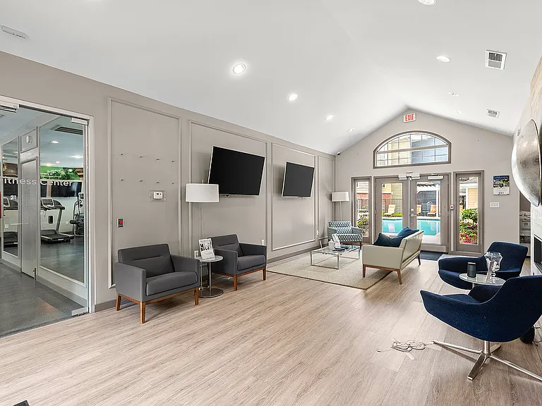 Cortland 5550 Clubhouse HR 2