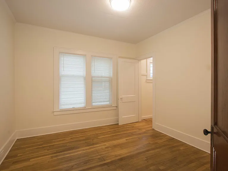 1137 Rathbone St SW #A — Photo 6