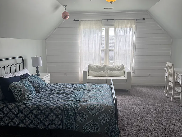 Carolinian Dr — Photo 10