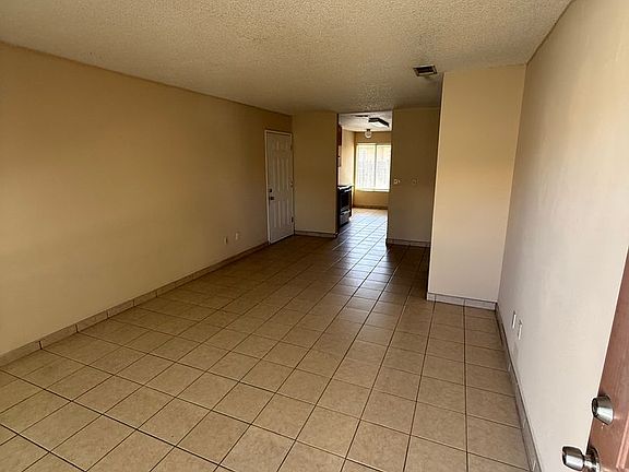 3rd image of 2800 Gosford Rd #B