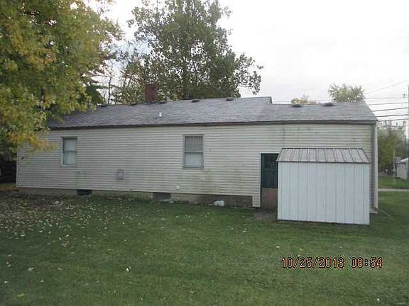 2nd image of 104 W Woodcox St