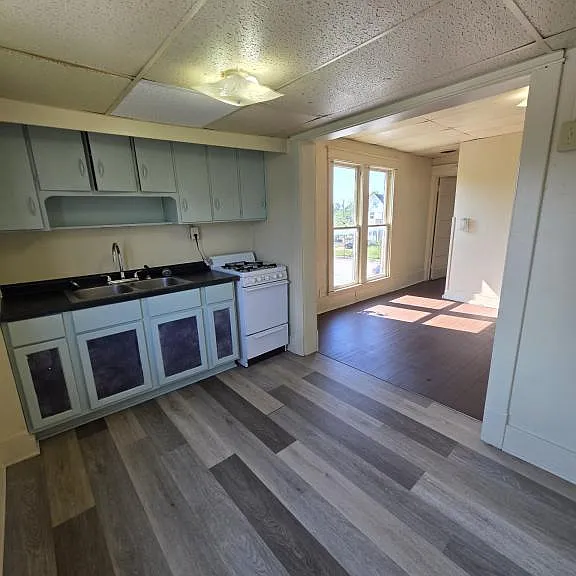 125 W Markland Ave — Photo 1