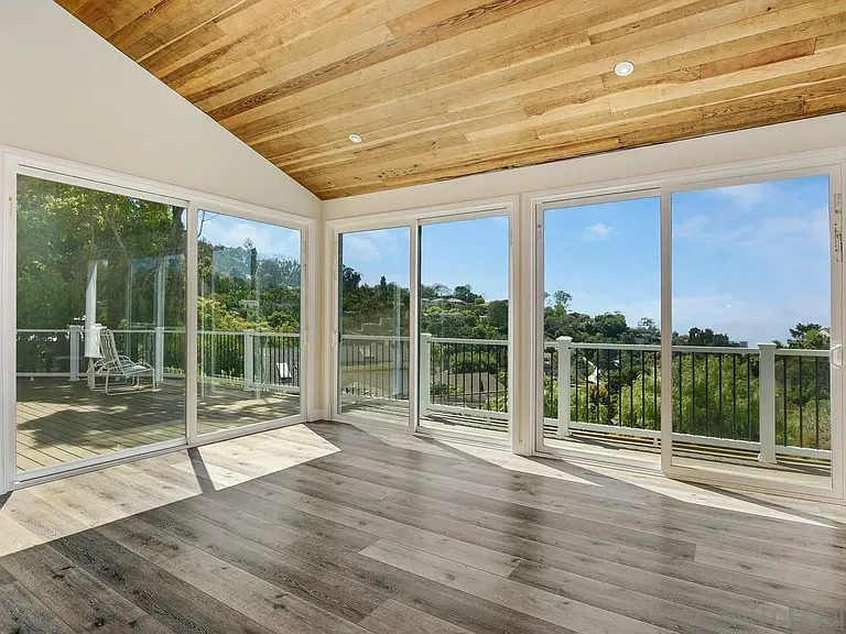 1935 Nautilus St — Photo 10