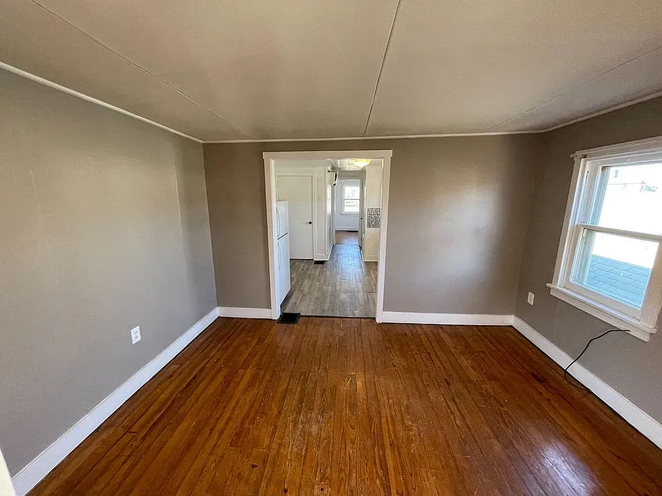1 bed, 1.0 bath, 550 sqft, $635 — Photo 2