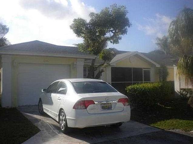 1st image of 635 SE 19th Dr