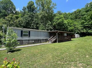 16 Sallie Dr, Harts, WV 25524